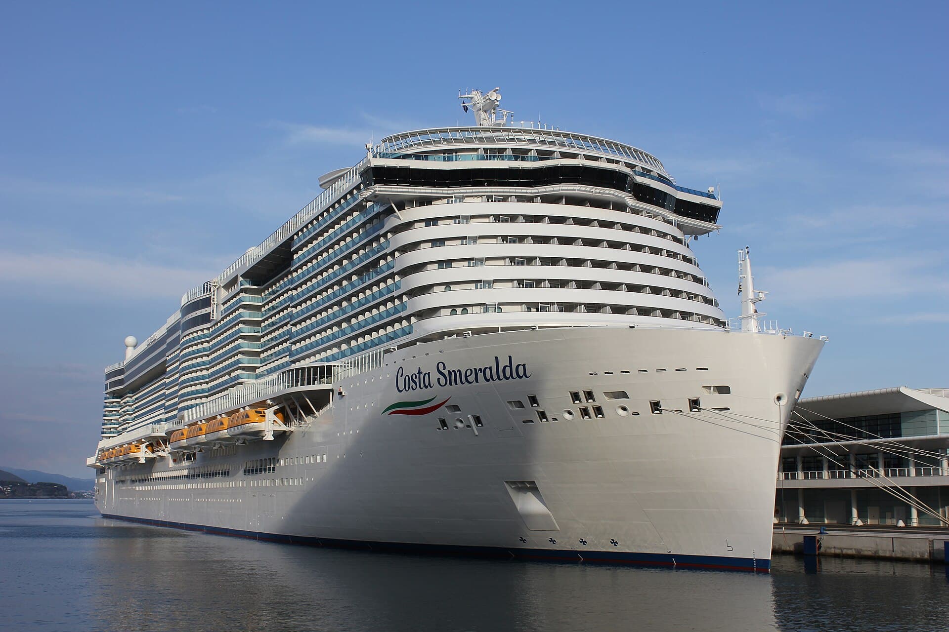 Kreuzfahrtschiff Costa Smeralda in Savona