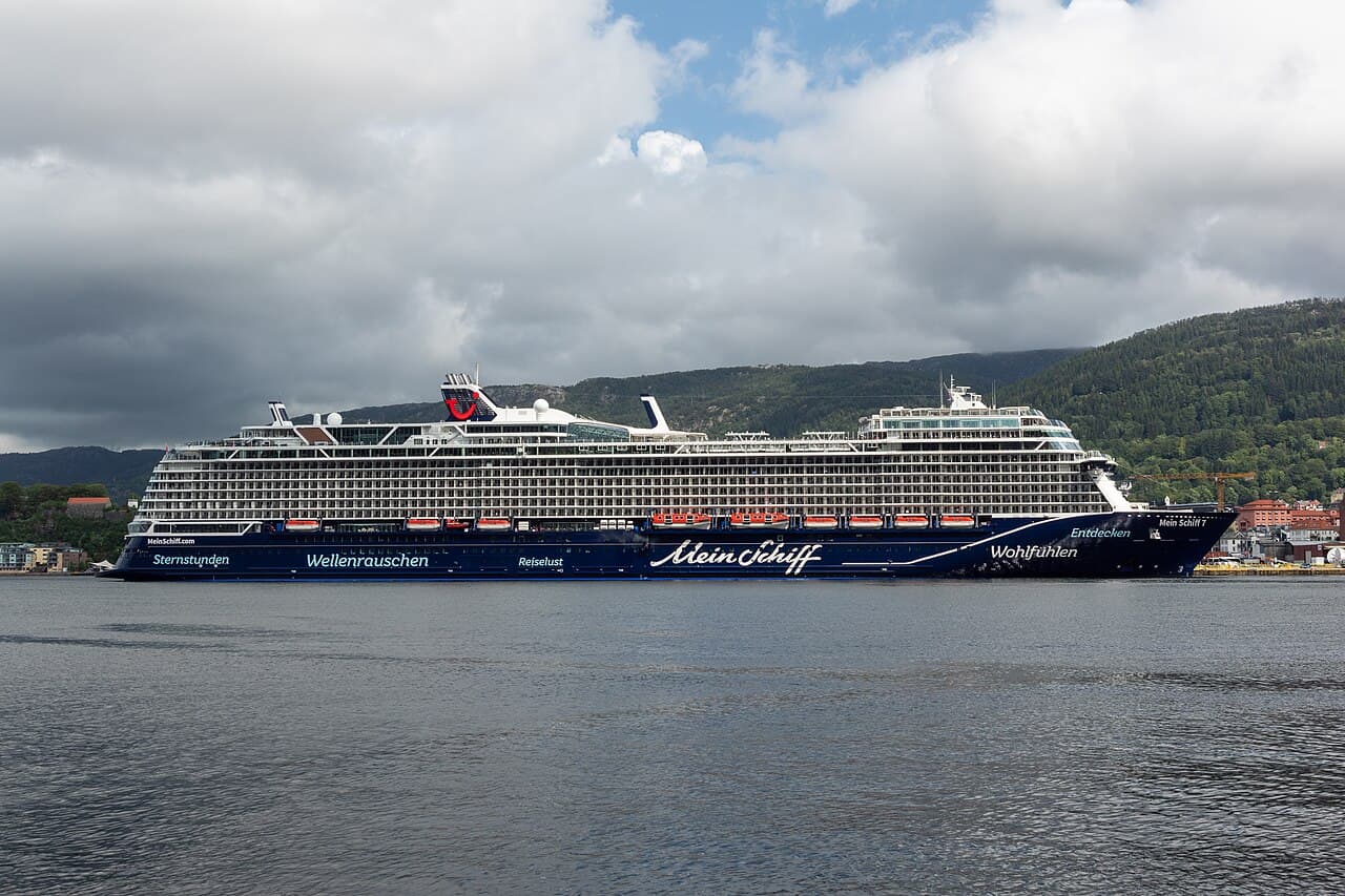 Kreuzfahrtschiff Mein Schiff 7 in Bergen